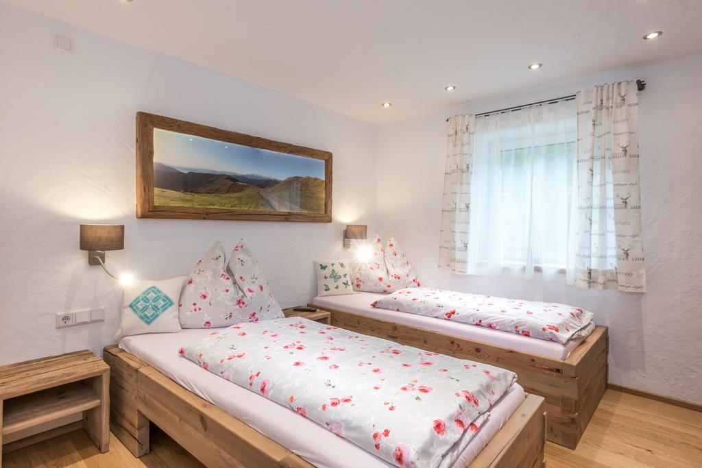 Haus Moesenlechner Apartment Maishofen Bagian luar foto
