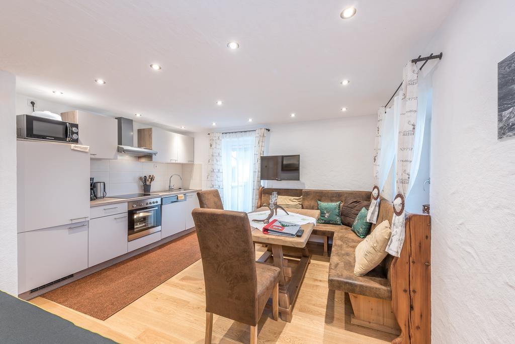 Haus Moesenlechner Apartment Maishofen Bagian luar foto