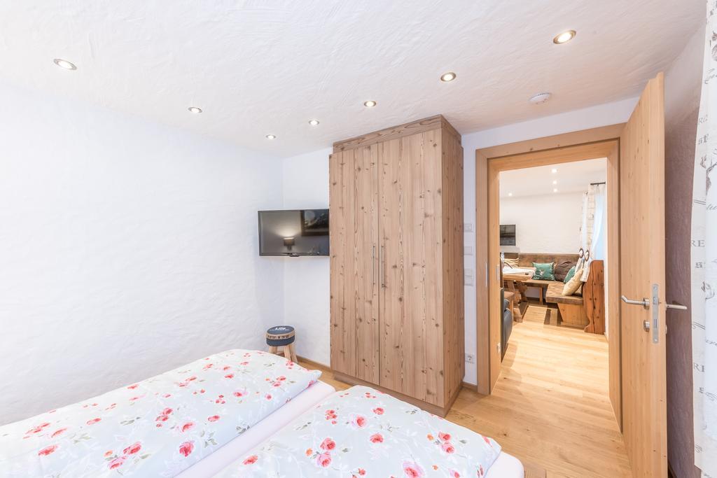 Haus Moesenlechner Apartment Maishofen Bagian luar foto