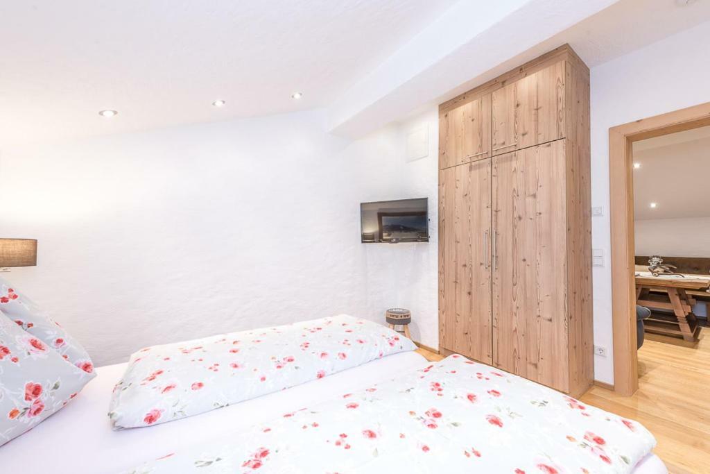 Haus Moesenlechner Apartment Maishofen Bagian luar foto